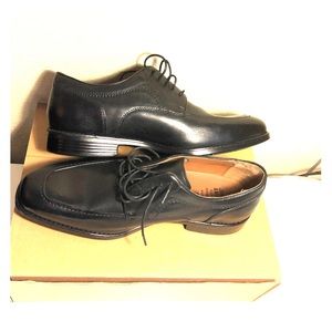 Johnston and Murphy black Oxfords
